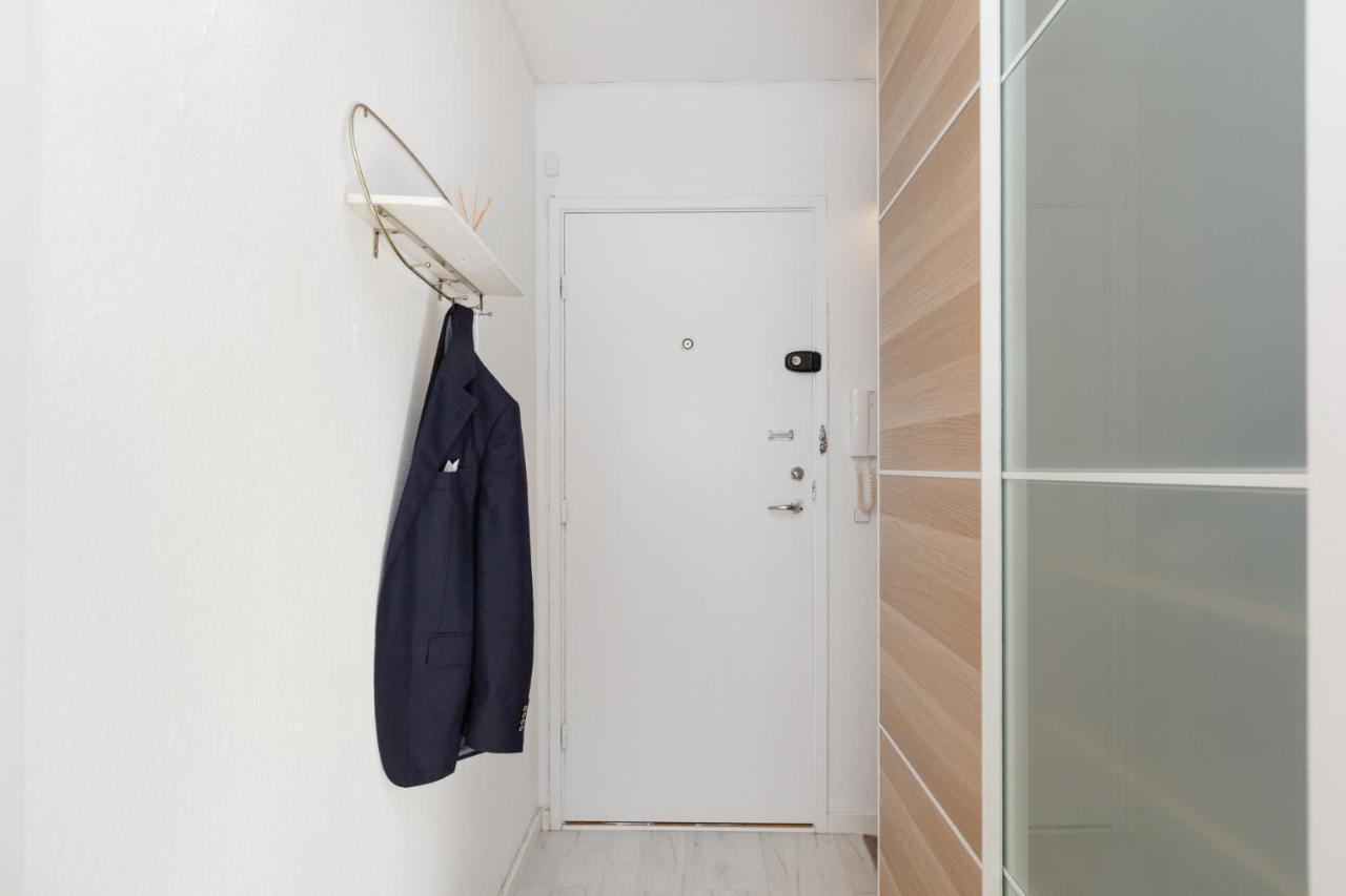 Apartment Lys & Moderne Lejlighed Med Stort Badevaerelse *