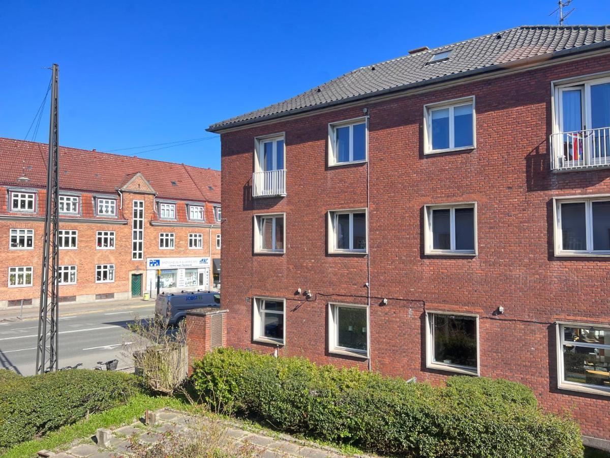 Three Bedroom In Valby, Valby Langgade 214, Lejlighed *