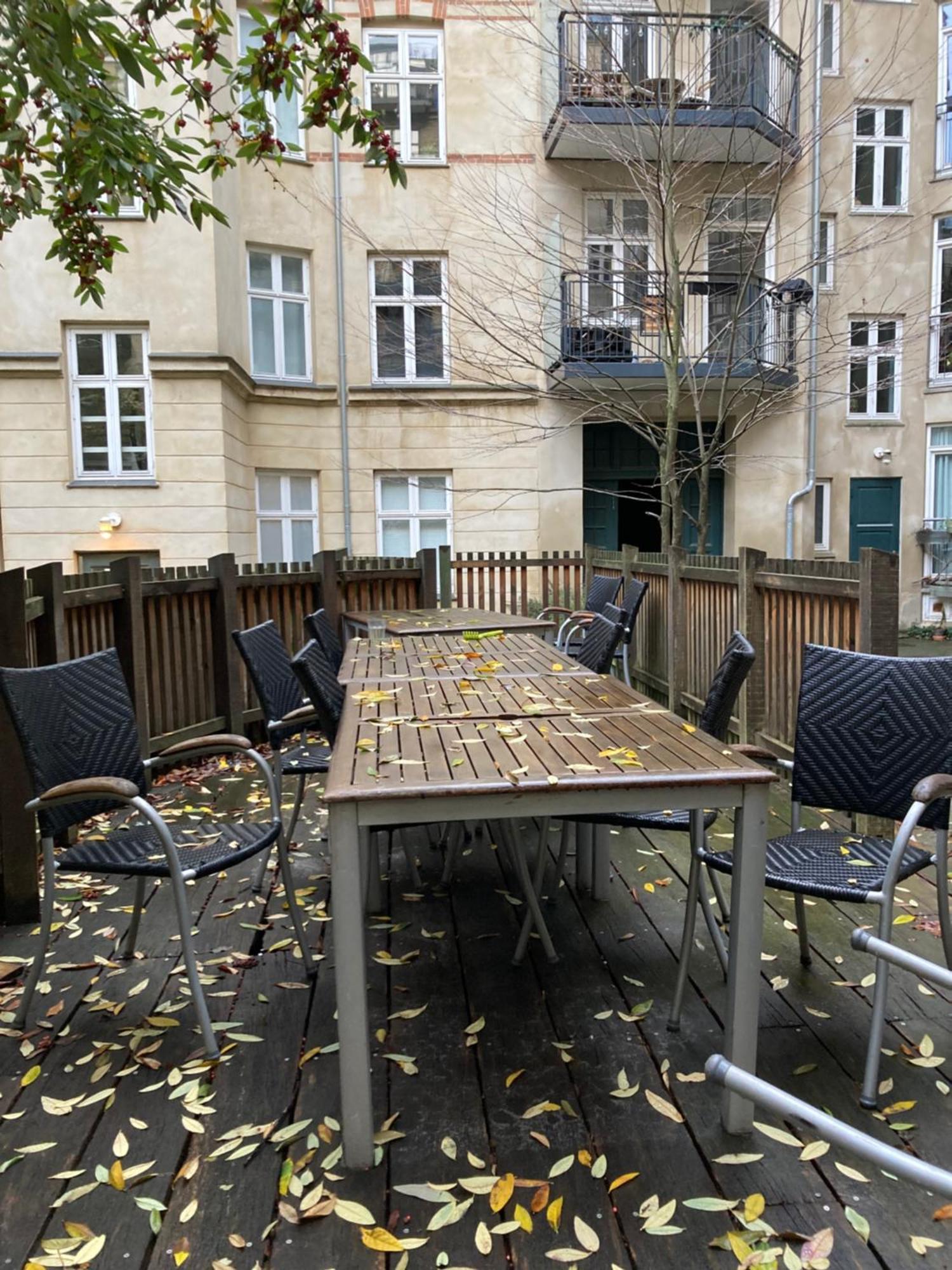 400 M From Metro Modern Cozy *