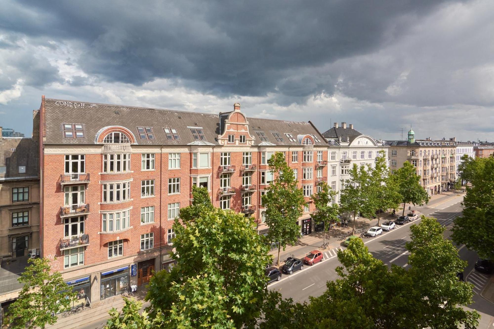 Beautiful 3 Bedroom Flat Near Shopping & Metro * København