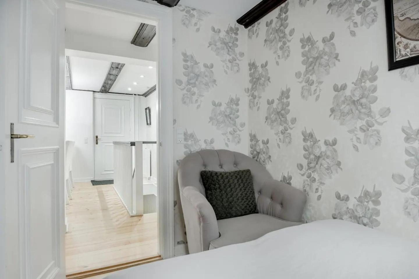 Connected Luxury In Historical Townhouse