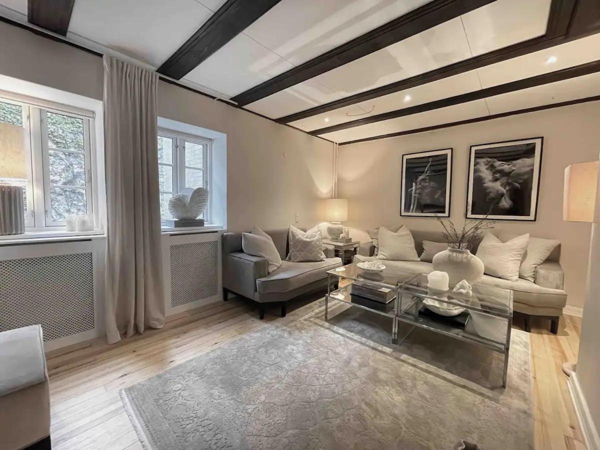 Connected Luxury In Historical Townhouse Apartment Copenhagen