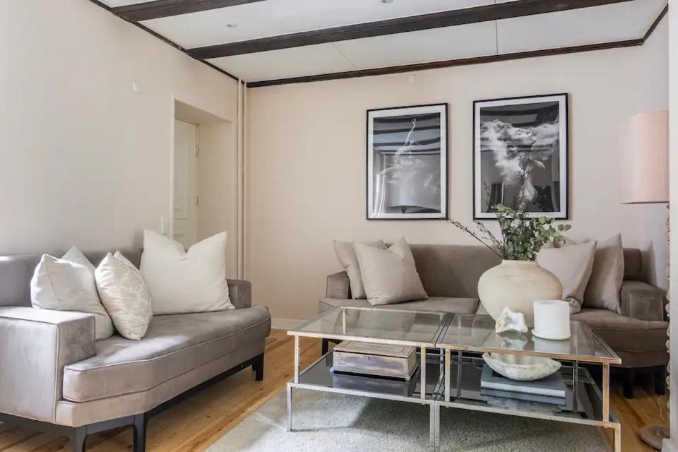Apartment Connected Luxury In Historical Townhouse