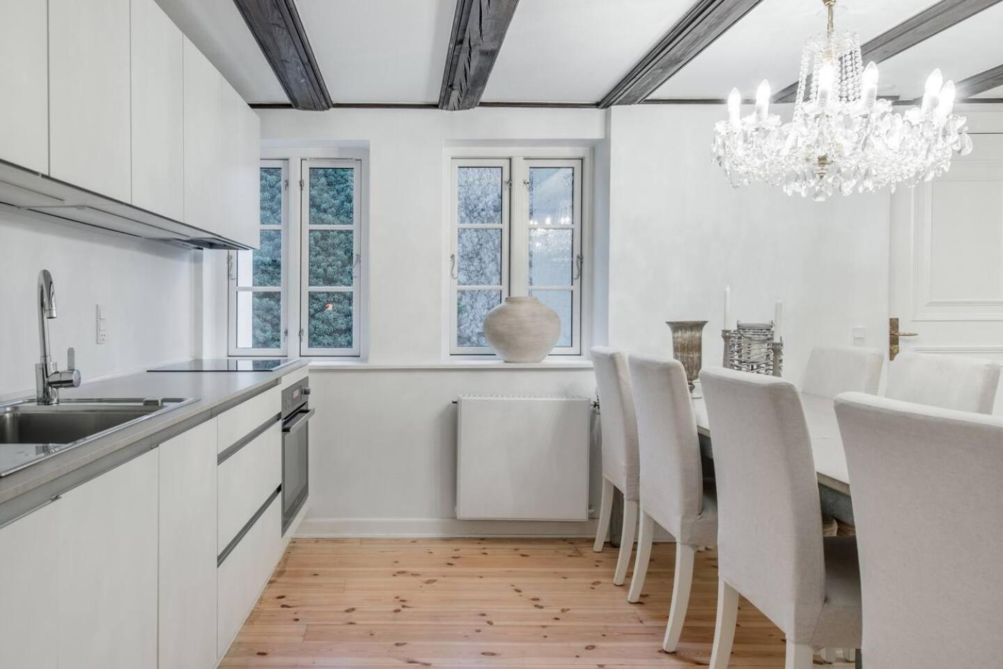 Apartment Connected Luxury In Historical Townhouse *