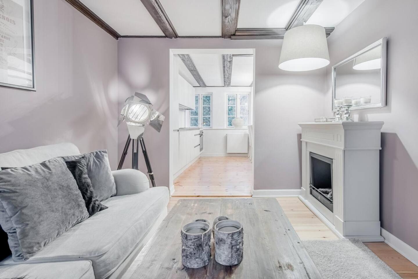 Connected Luxury In Historical Townhouse Apartment