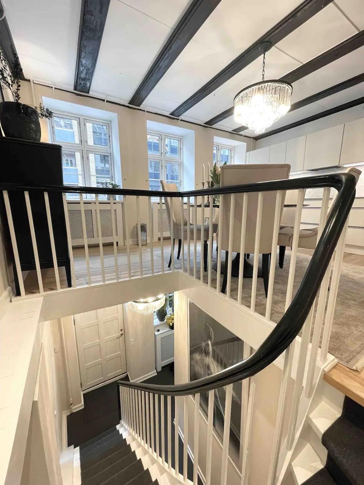 Connected Luxury In Historical Townhouse Apartment