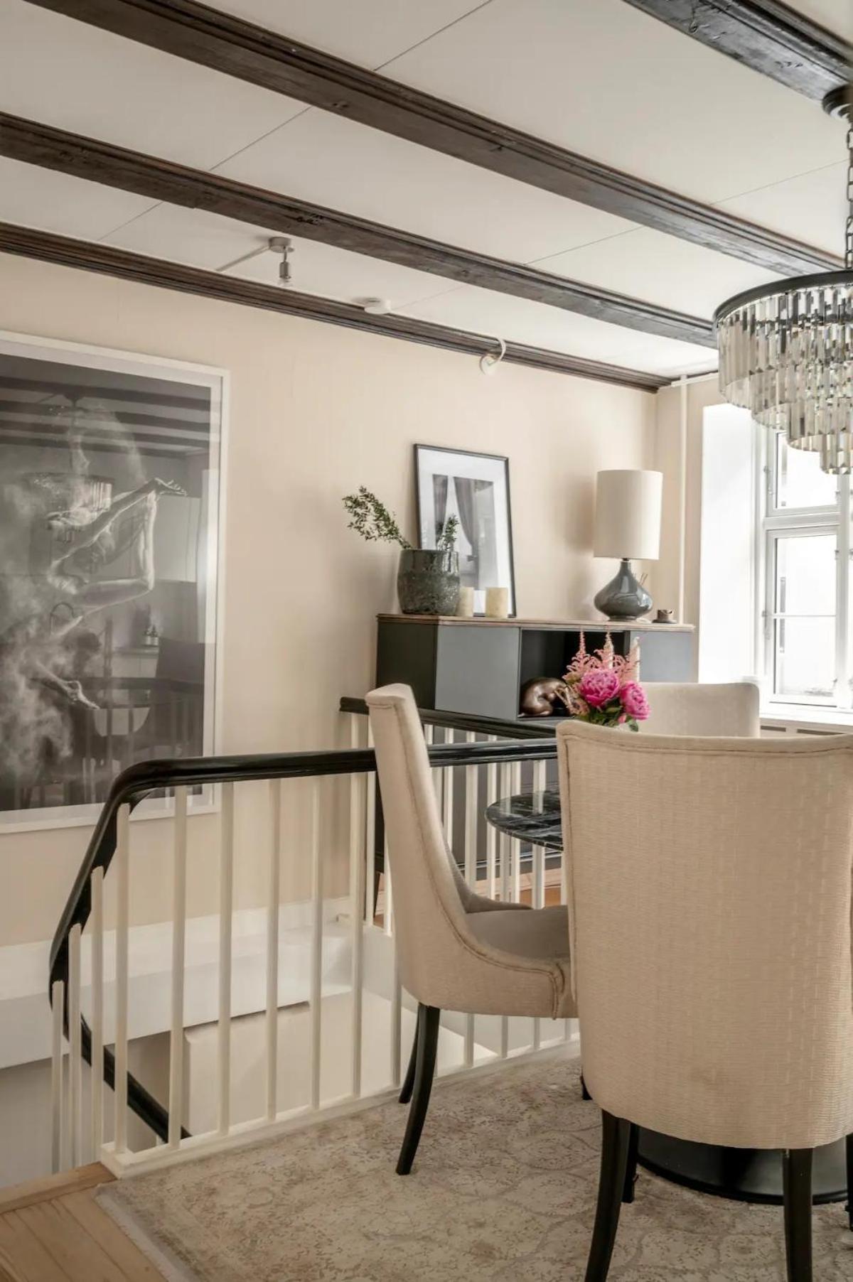 Connected Luxury In Historical Townhouse Apartment