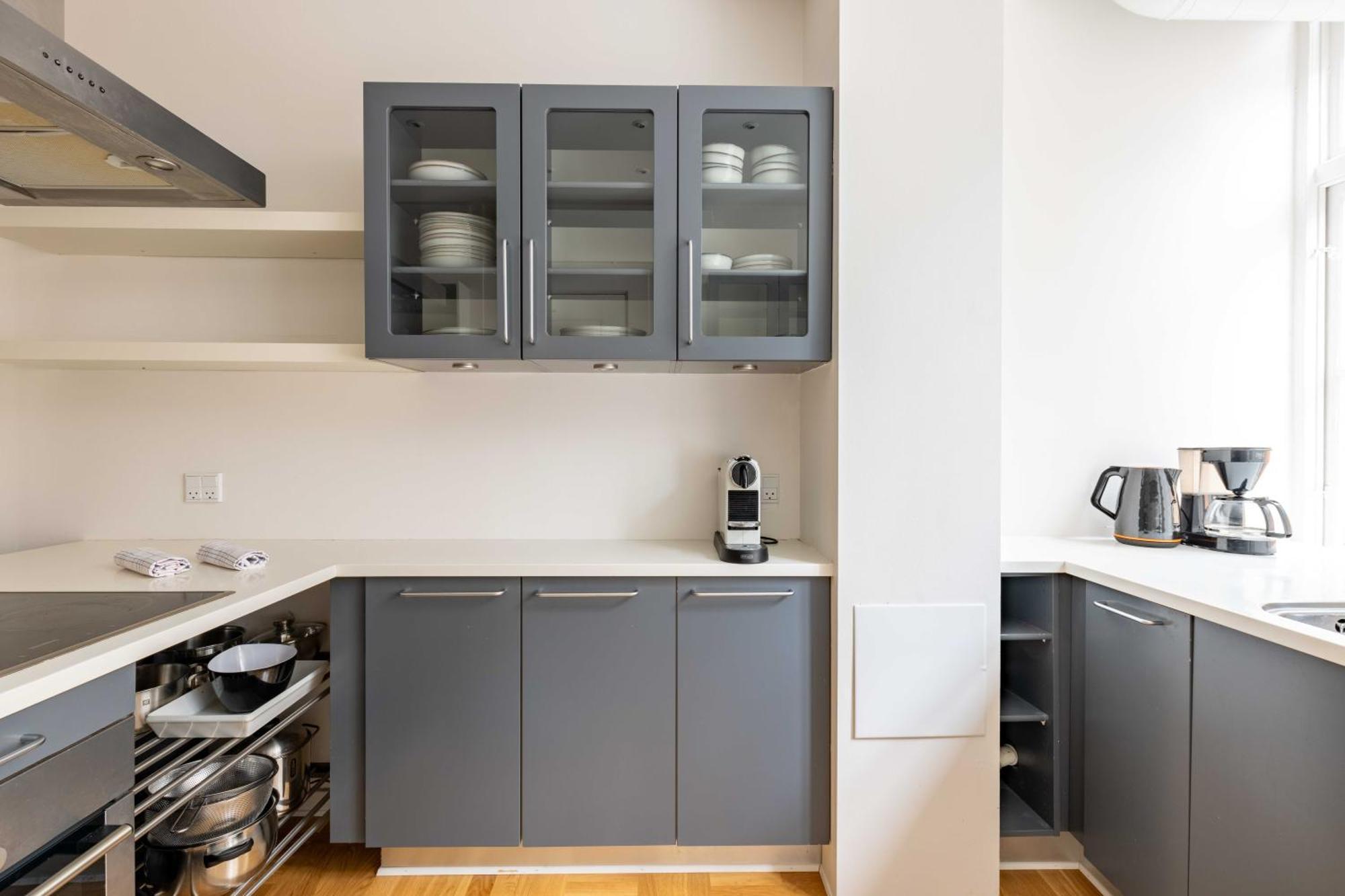 Apartamento Rare 4br W Unique Details In Cph Copenhaga