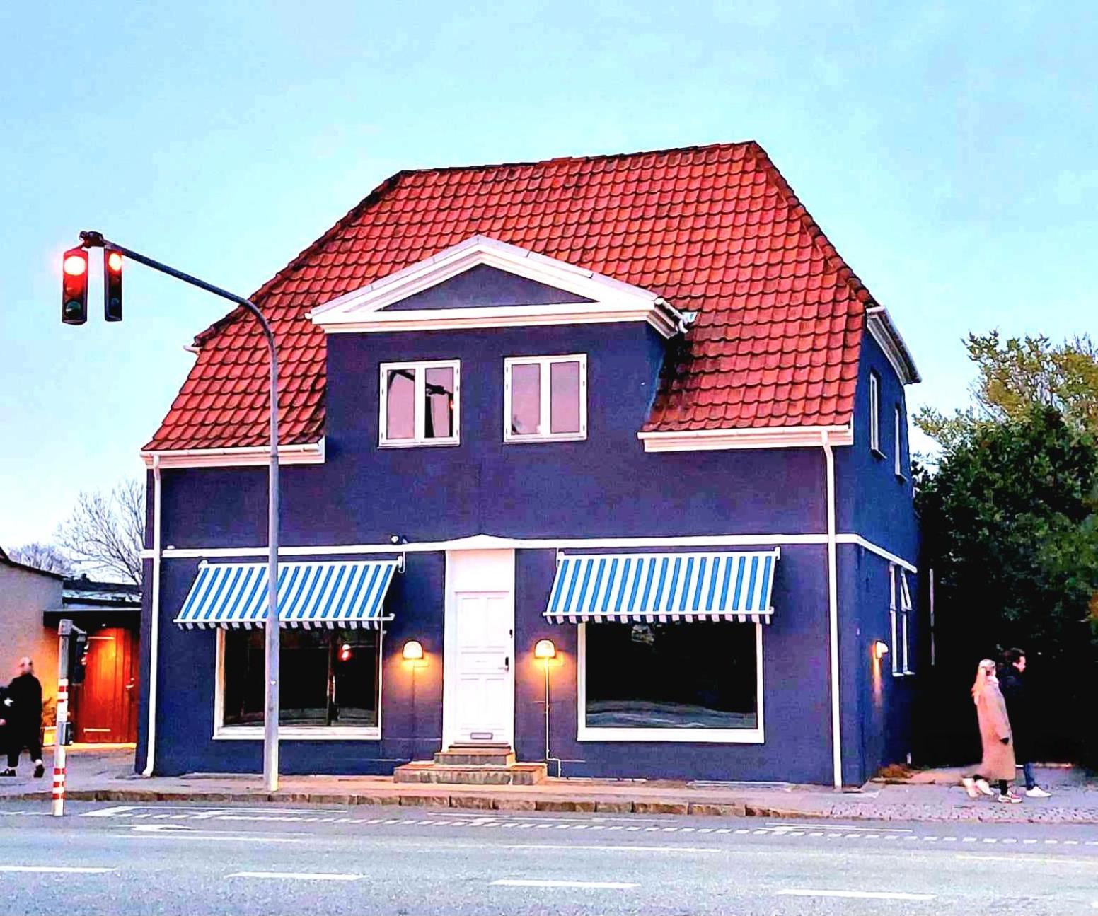 'blue House' In Vintage Villa&garden
