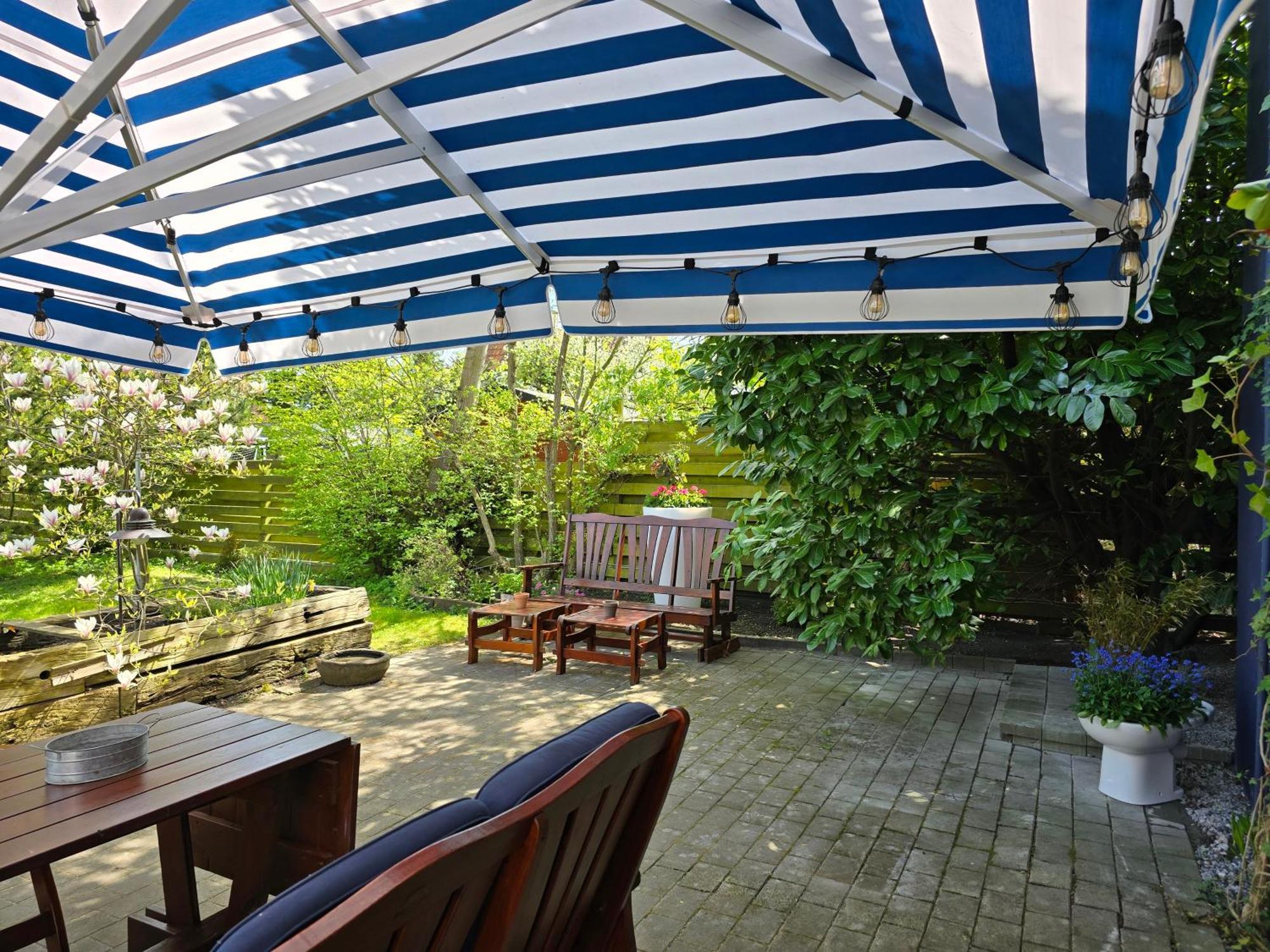 'blue House' In Vintage Villa&garden *