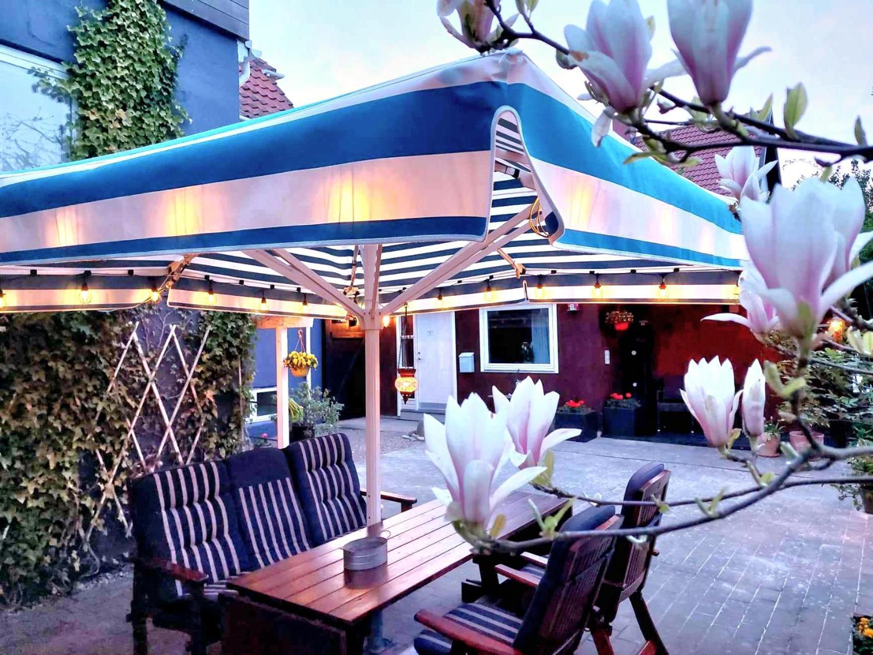 'blue House' In Vintage Villa&garden