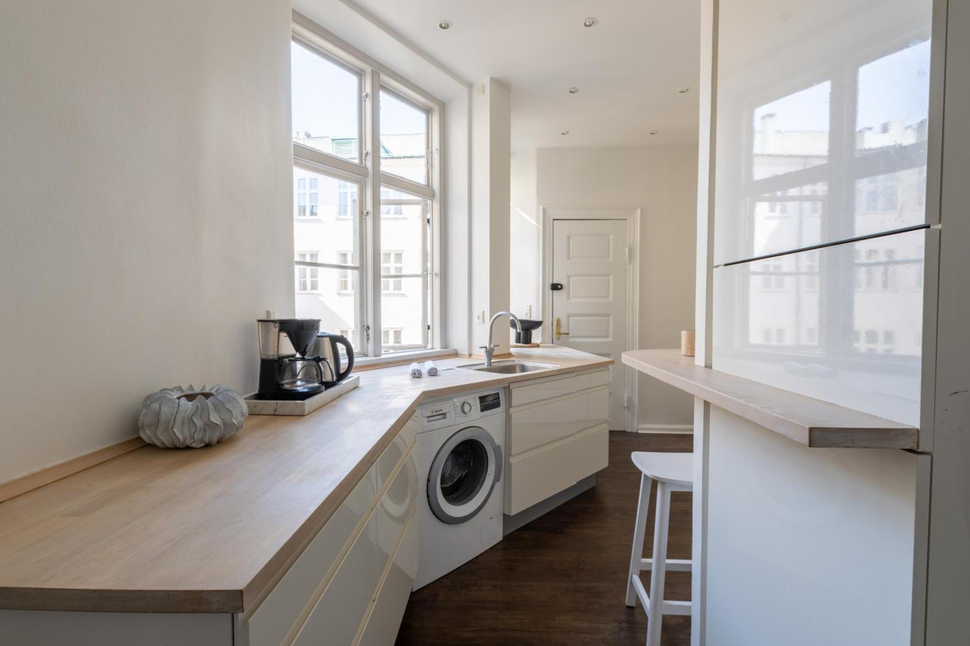 Large Flat With Canal View In Cph Appartamento