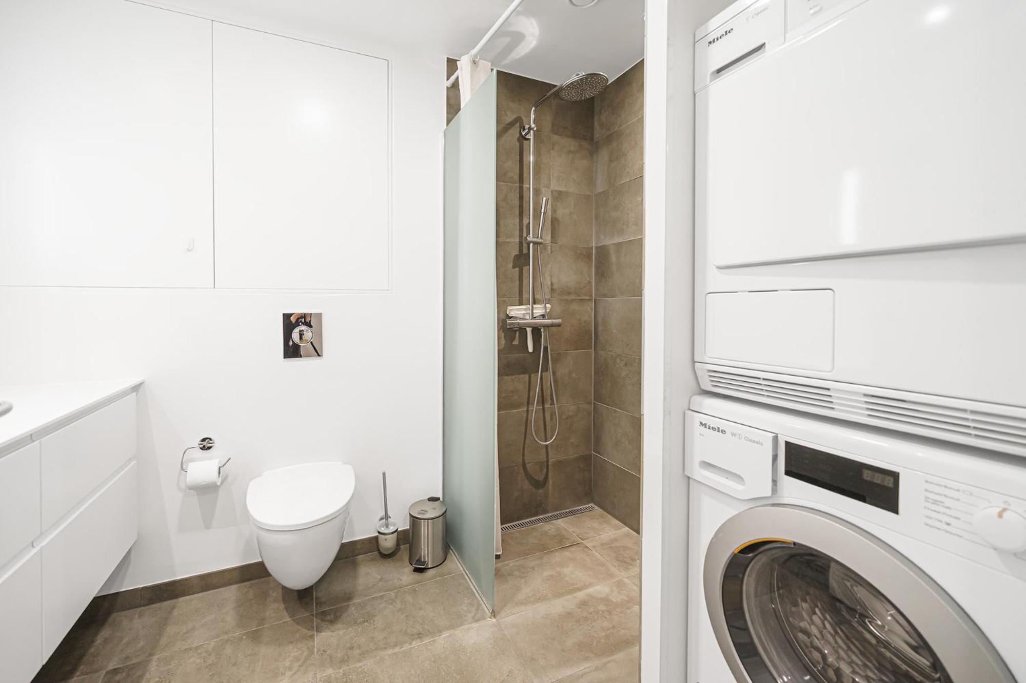 Beautiful 2-bed Wbalcony In North Harbour