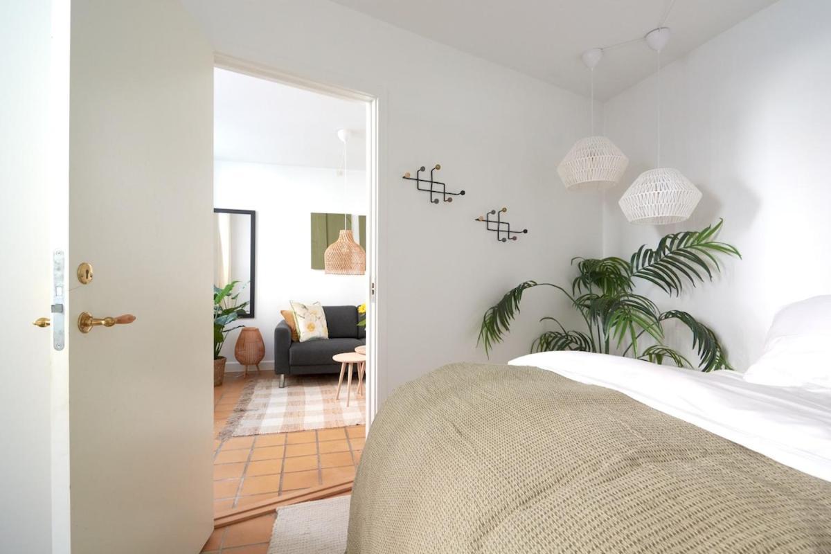 Danish Hygge Close To The Lakes Apartment *