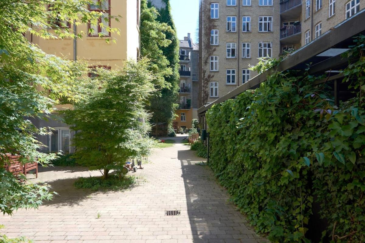 Danish Hygge Close To The Lakes Apartment