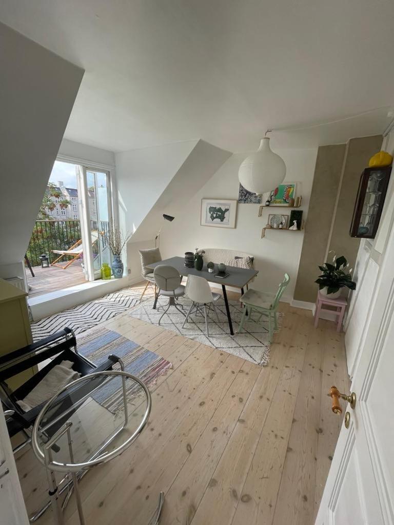 Charming City 2br Oasis Apartment Copenhagen