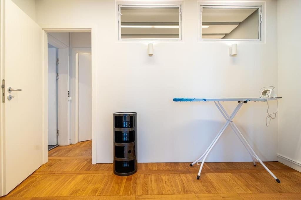120m2 Near Culture Icons - Historic Fredericiagade Apartment Copenhagen