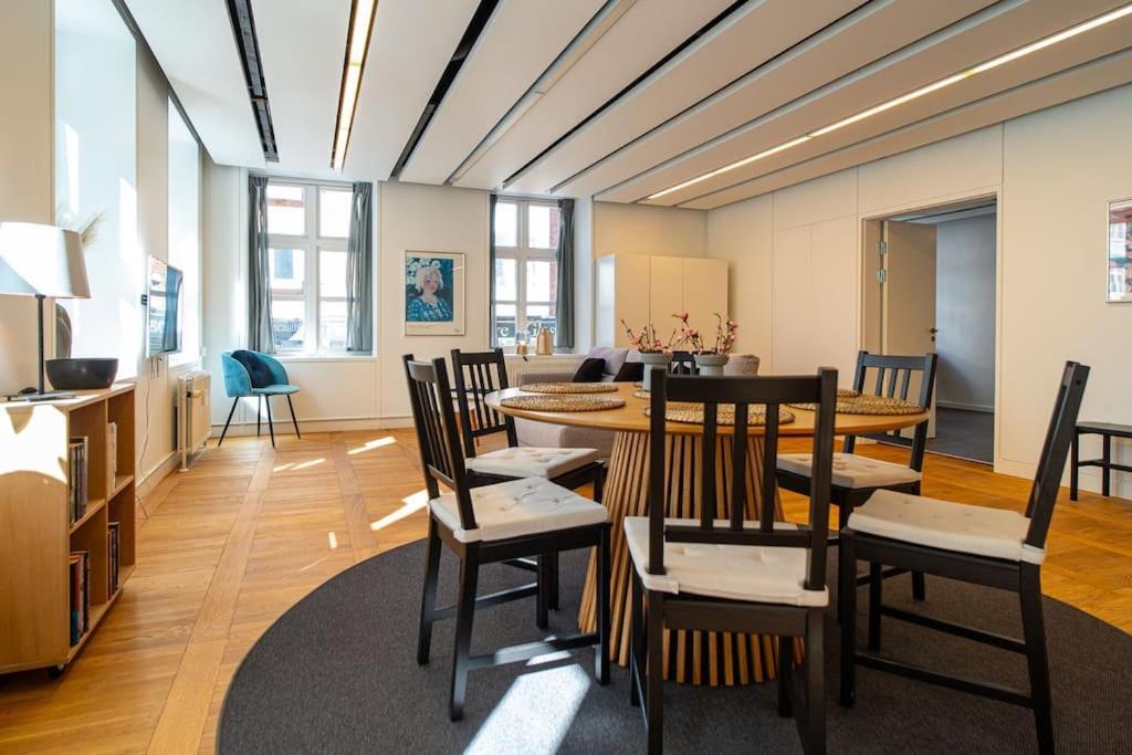 120m2 Near Culture Icons - Historic Fredericiagade