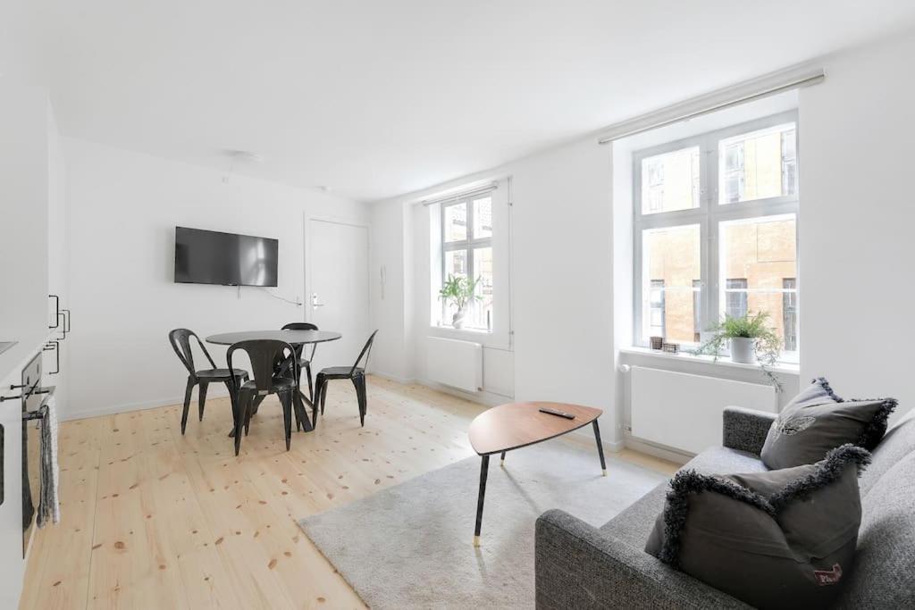 Charmerende Ved Nyhavn 1 Sal Appartement Kopenhagen