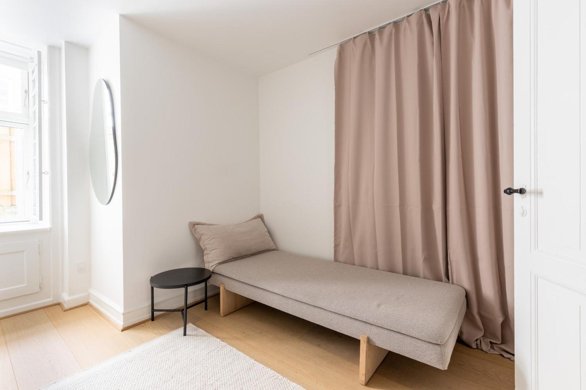 Unique 3 Bedroom Flat In Vibrant Frederiksberg Huoneisto