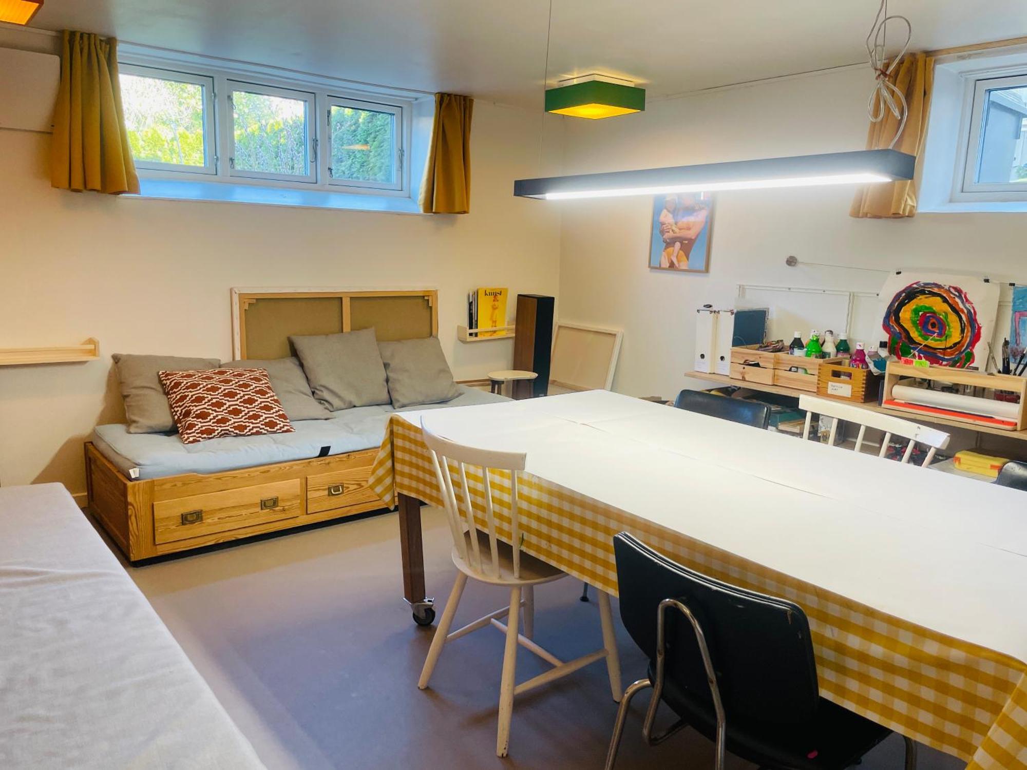 Apartment Charmerende Kaelderlejlighed I