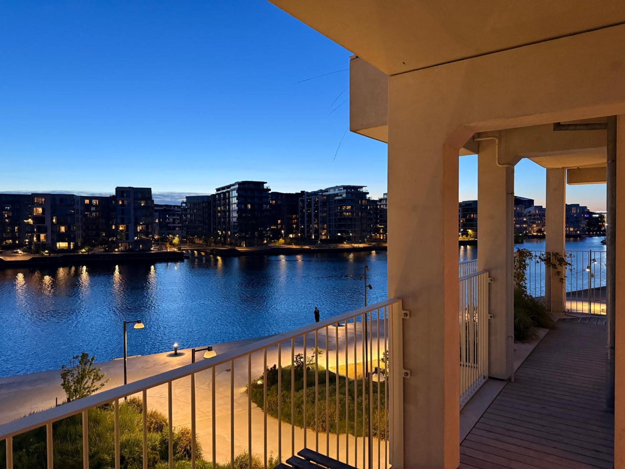 Laekker Med Vand Udsigt Pa Islands Brygge Appartamento *