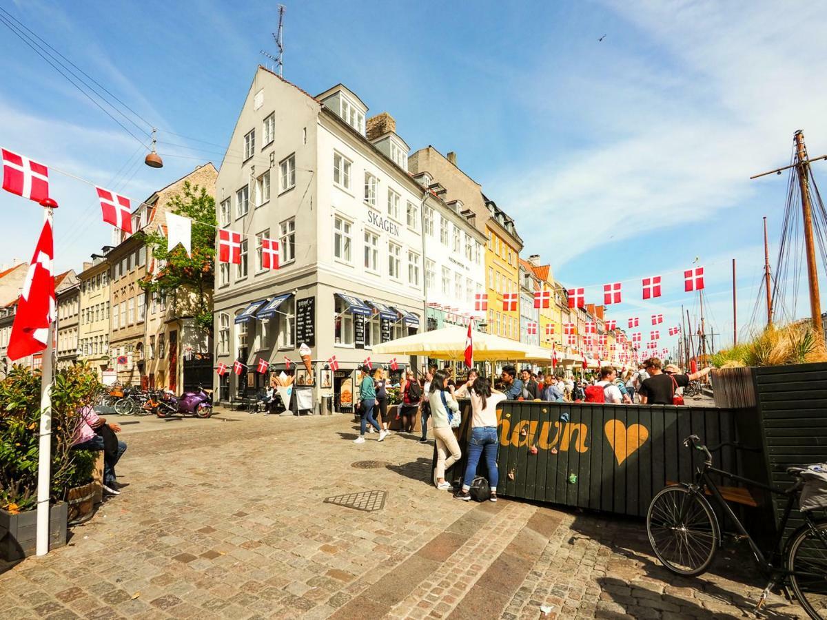 Colourful Nyhavn Experience Copenhagen