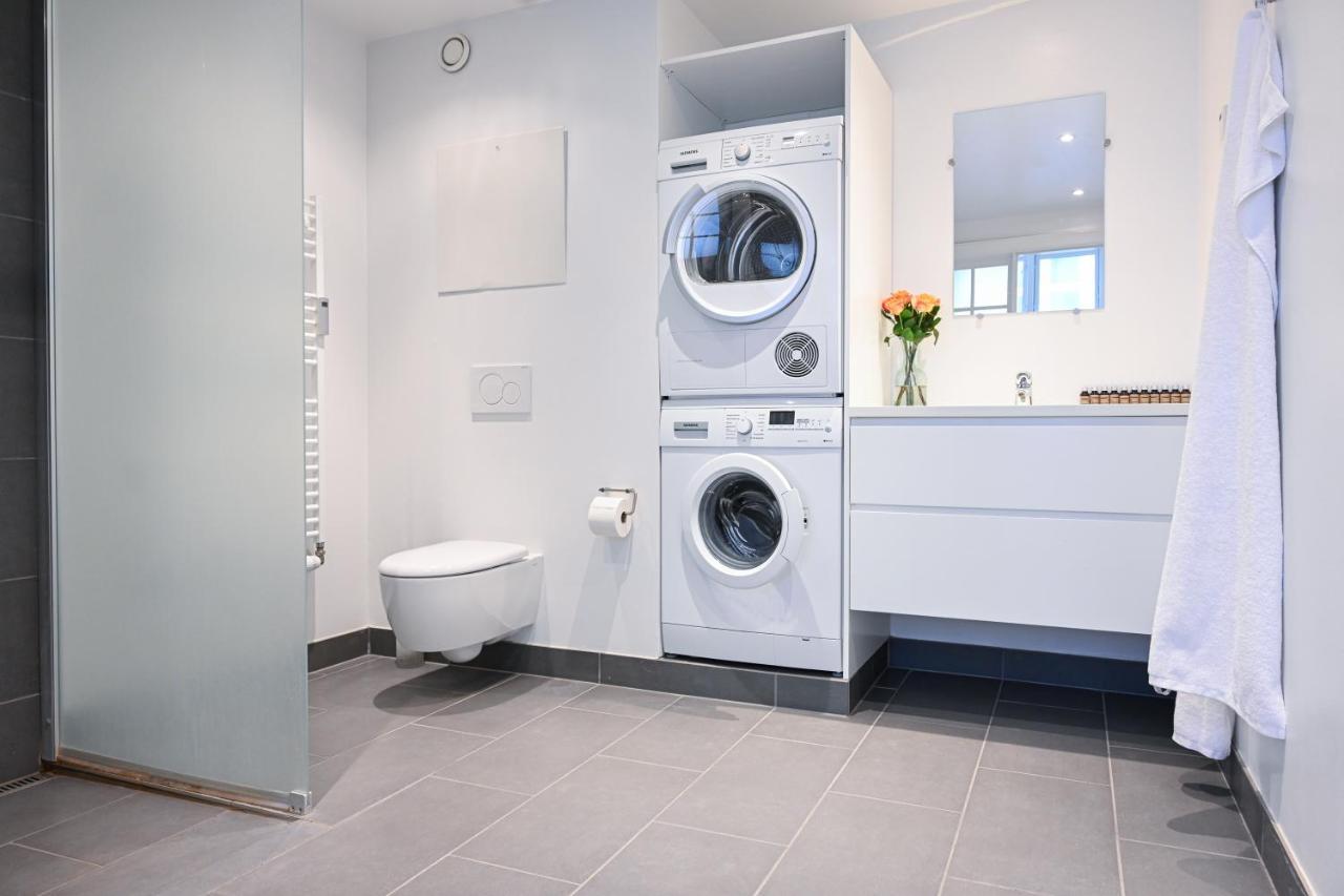 Sanders Tower - Cozy Two-bedroom In Charming Apartment *