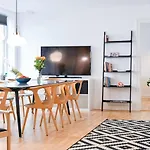 Sanders Tower - Chic Two-Bedroom Apartment In Charming Copenhagen