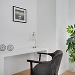 Sanders Field\'S - Chic Three-Bedroom Apartment Townhouse With Private Terrace