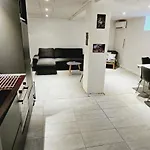 New York Basement Apartment
