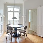 Spacious 3 Bedroom Manor Flat Next To Tivoli