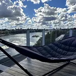 Central Penthouse With Private Rooftop Terrace
