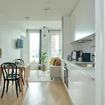 Elegant Cozy Modern Apartment