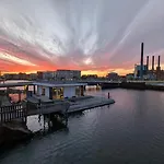 Prime Central Seaview Location In Cph & By Metro Station