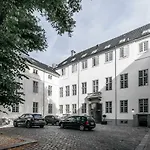 Apartment With Private Terrace