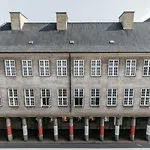 Apartment With Private Terrace