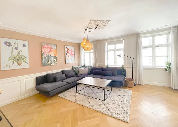 Large Apartment With 4 Bedrooms In Copenhagen