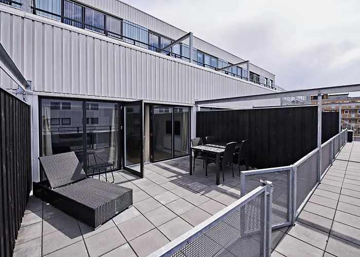 Cool 1-Bed With Private Terrace