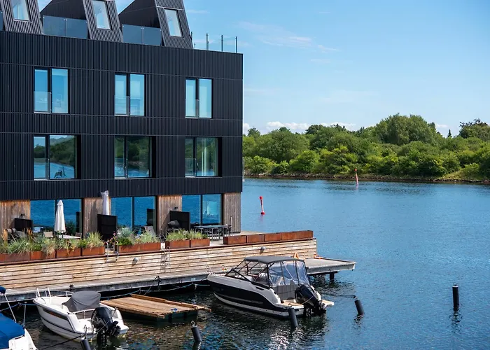 Sanders Pier - Fantastic 3-Bedroom Townhouse With Balcony Terrace