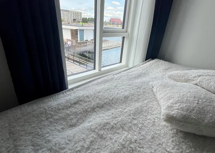 Prime Central Seaview Location In Cph & By Metro Station
