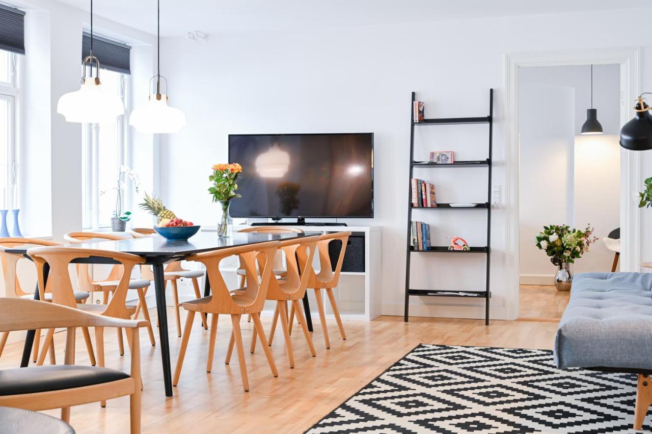 Sanders Tower - Chic Two-bedroom In Charming Apartment Copenhagen