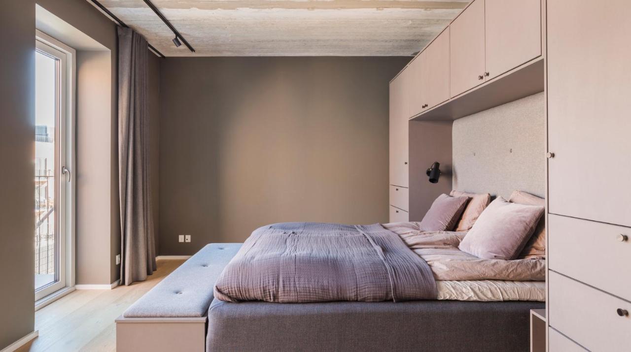Plum Guide - The Gantzel Studio *