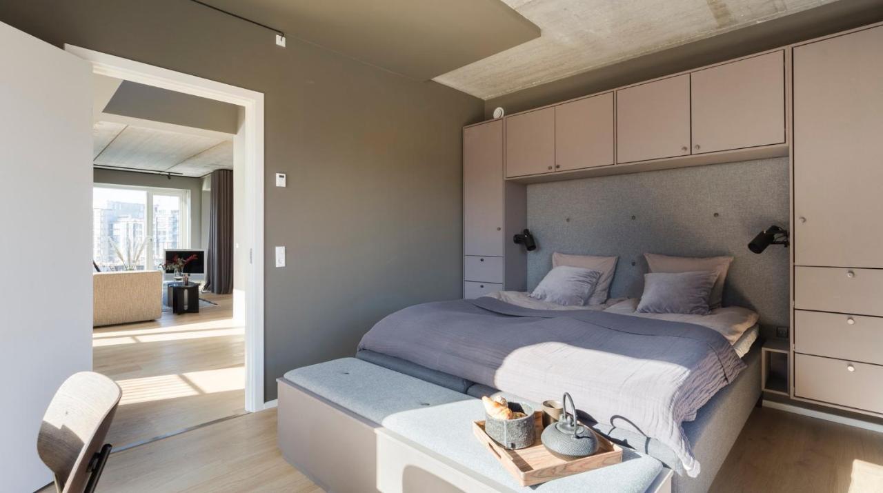 Plum Guide - The Gantzel Studio *