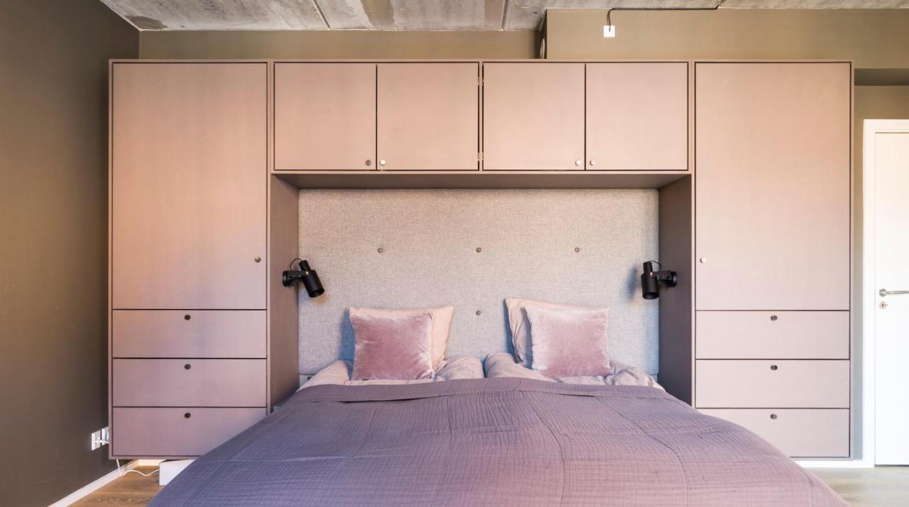 Plum Guide - The Gantzel Studio *