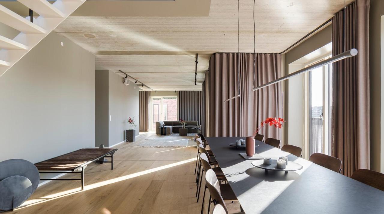 Apartment Plum Guide - The Gantzel Studio