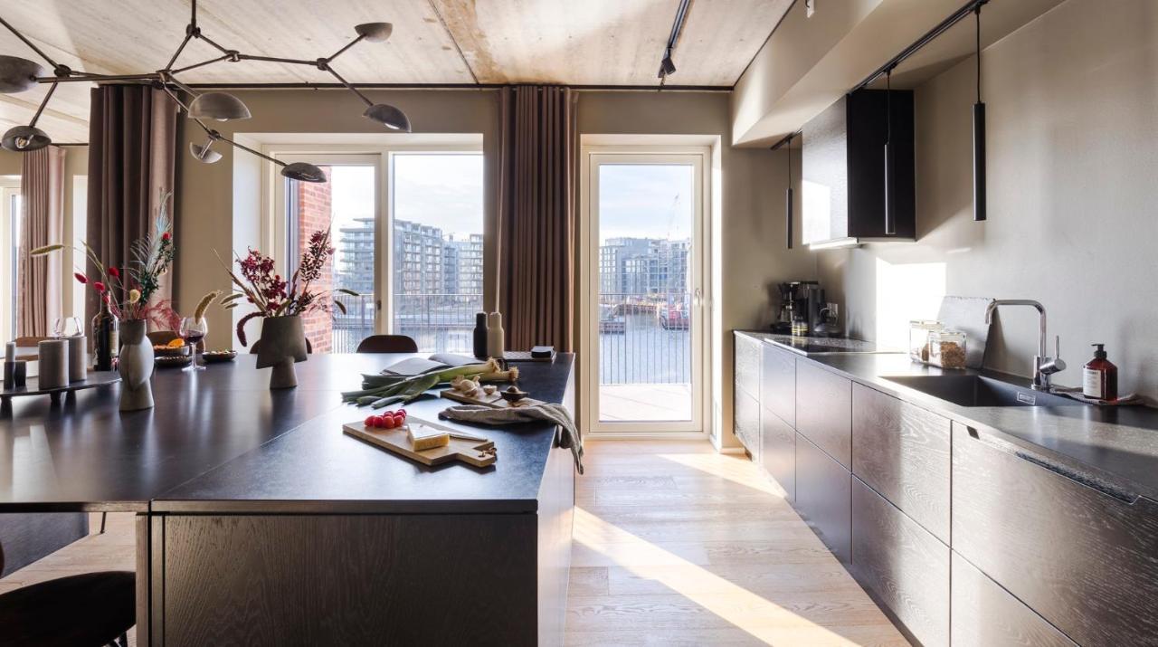 Apartment Plum Guide - The Gantzel Studio