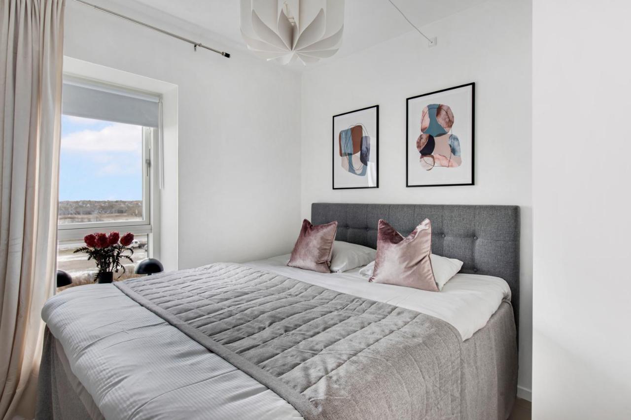 Sanders Arena - Precious Three-bedroom Close To Metro Station Apartment Copenhagen