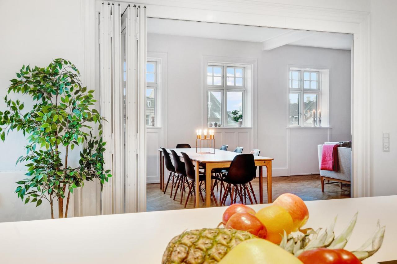 250 Sqm Smack Bang In The Center Of Huoneisto