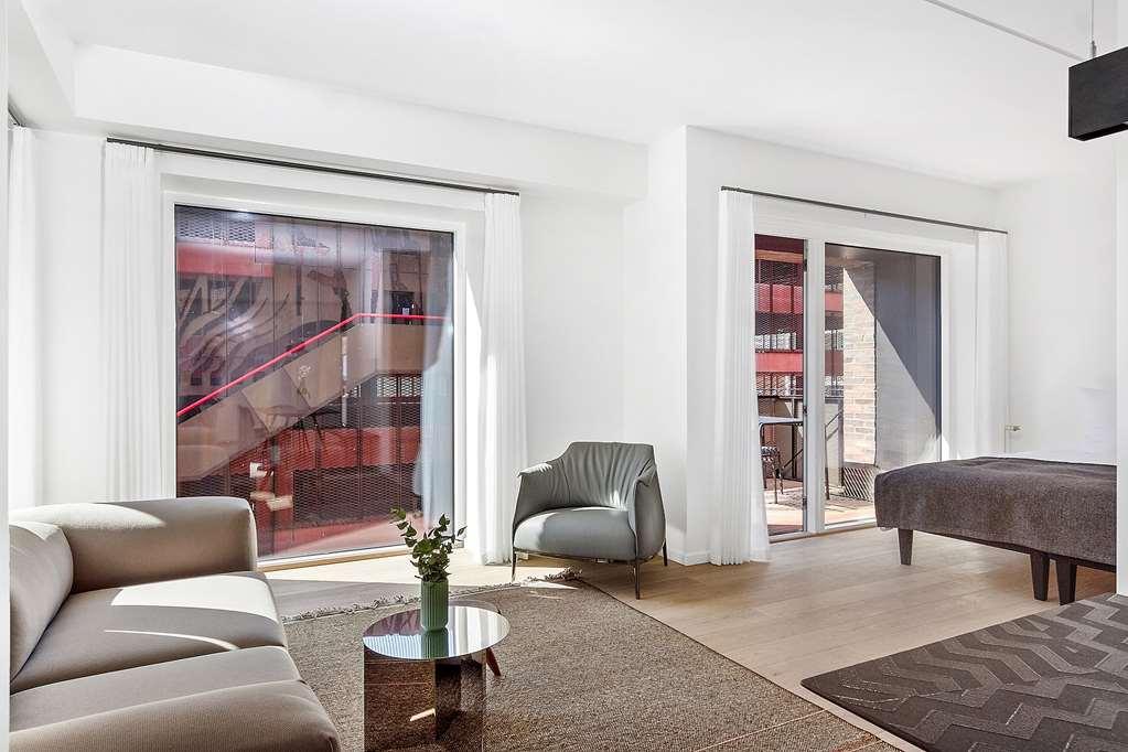 Seaport Apartment *